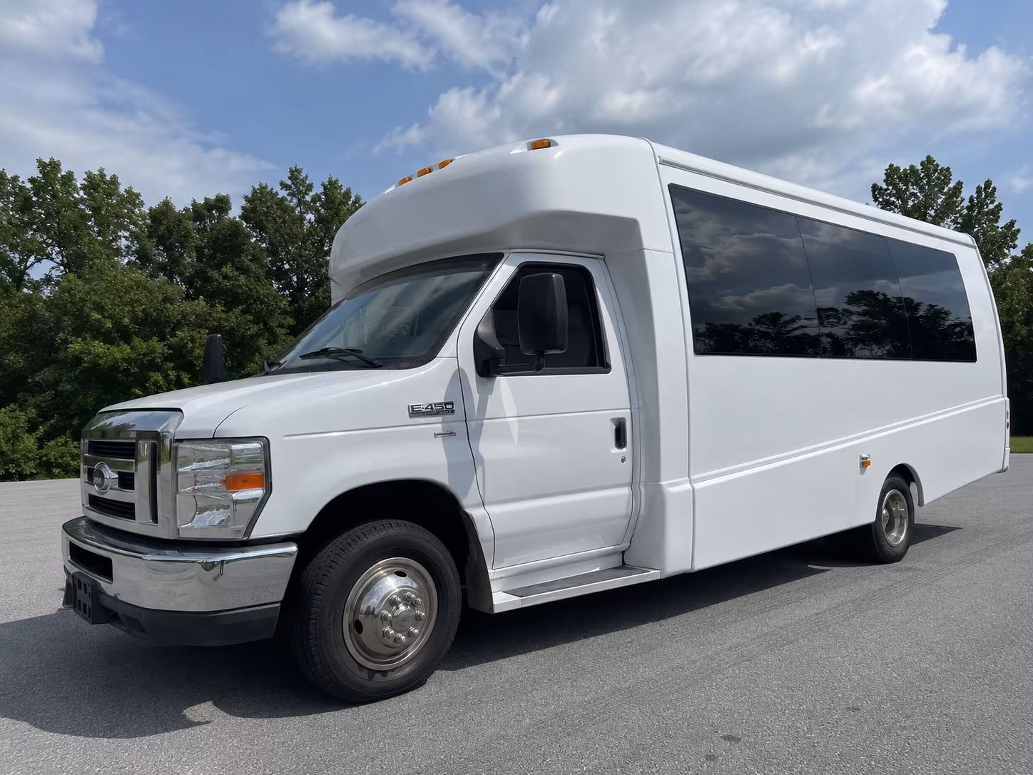 hawthorne bus rentals