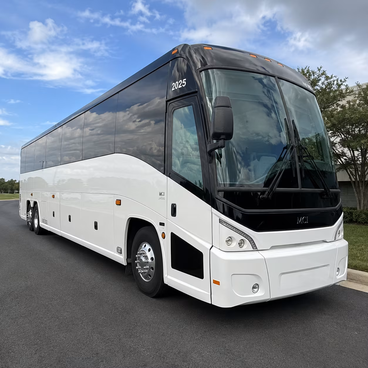 santamonicacharterbuscompany com puts church bus rentals in santa monica right at your fingertips